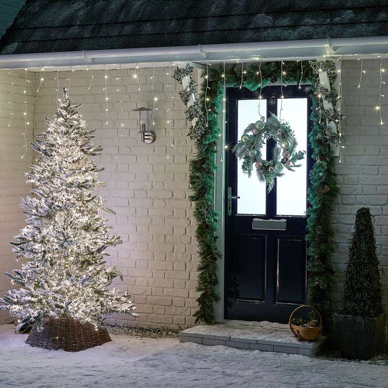 Snowing Icicle Lights with 720 LEDs Warm White