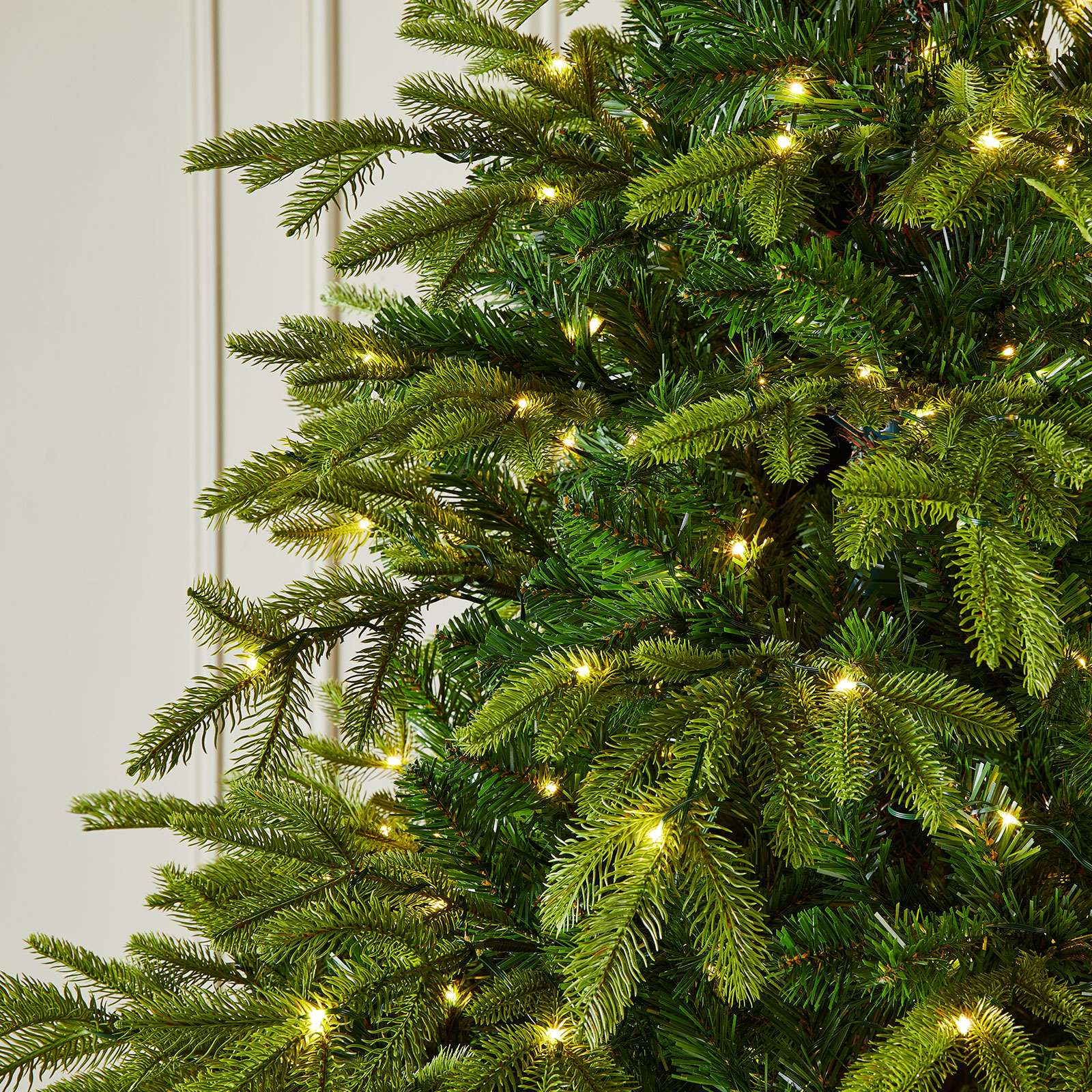 Brewer Spruce PreLit Artificial Christmas Tree 6ft