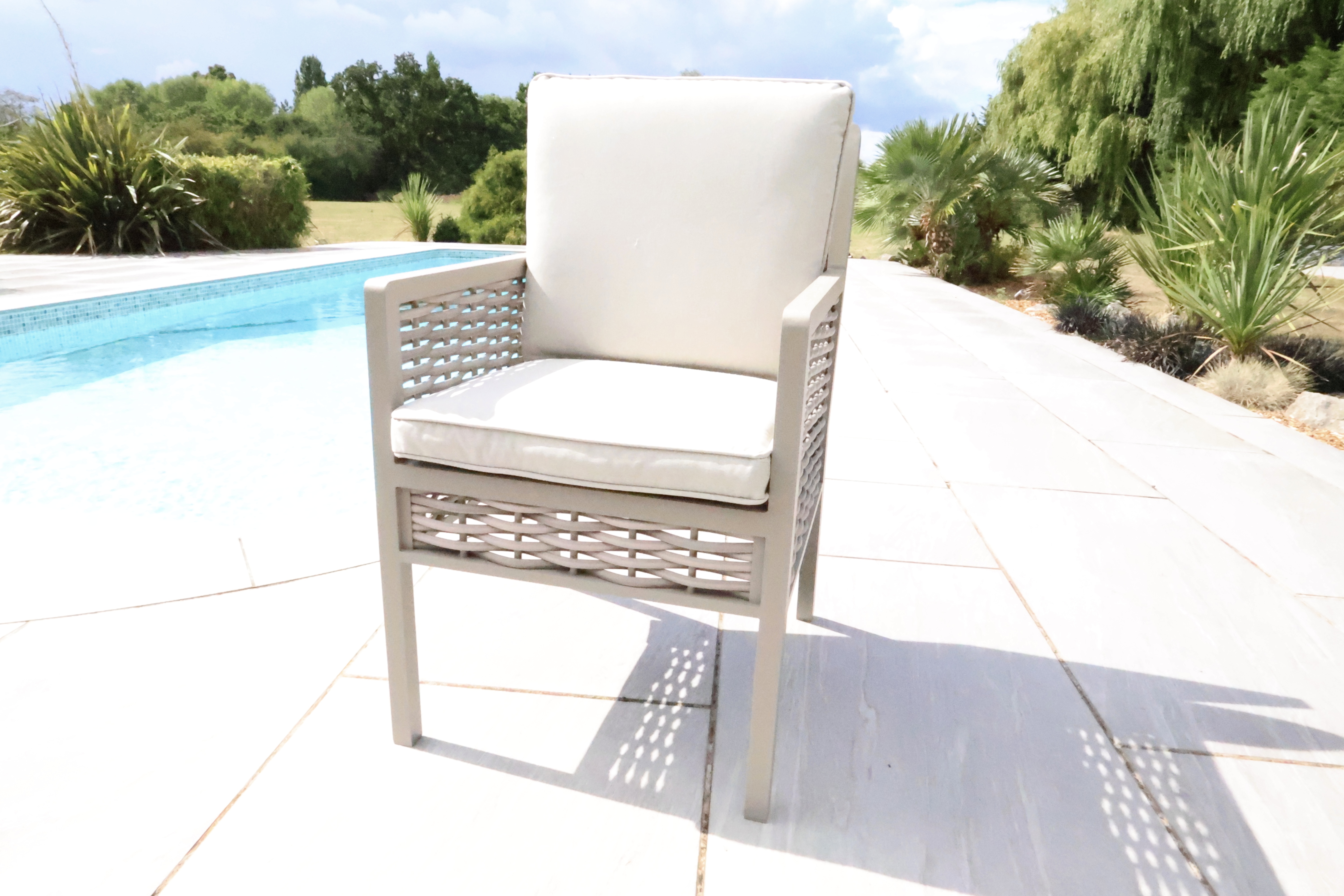 Chimes - Monaco Aluminium 6 Seat Round Dining Set - 1.5 Meter Round Table With Firepit - Rope Weave - Cream