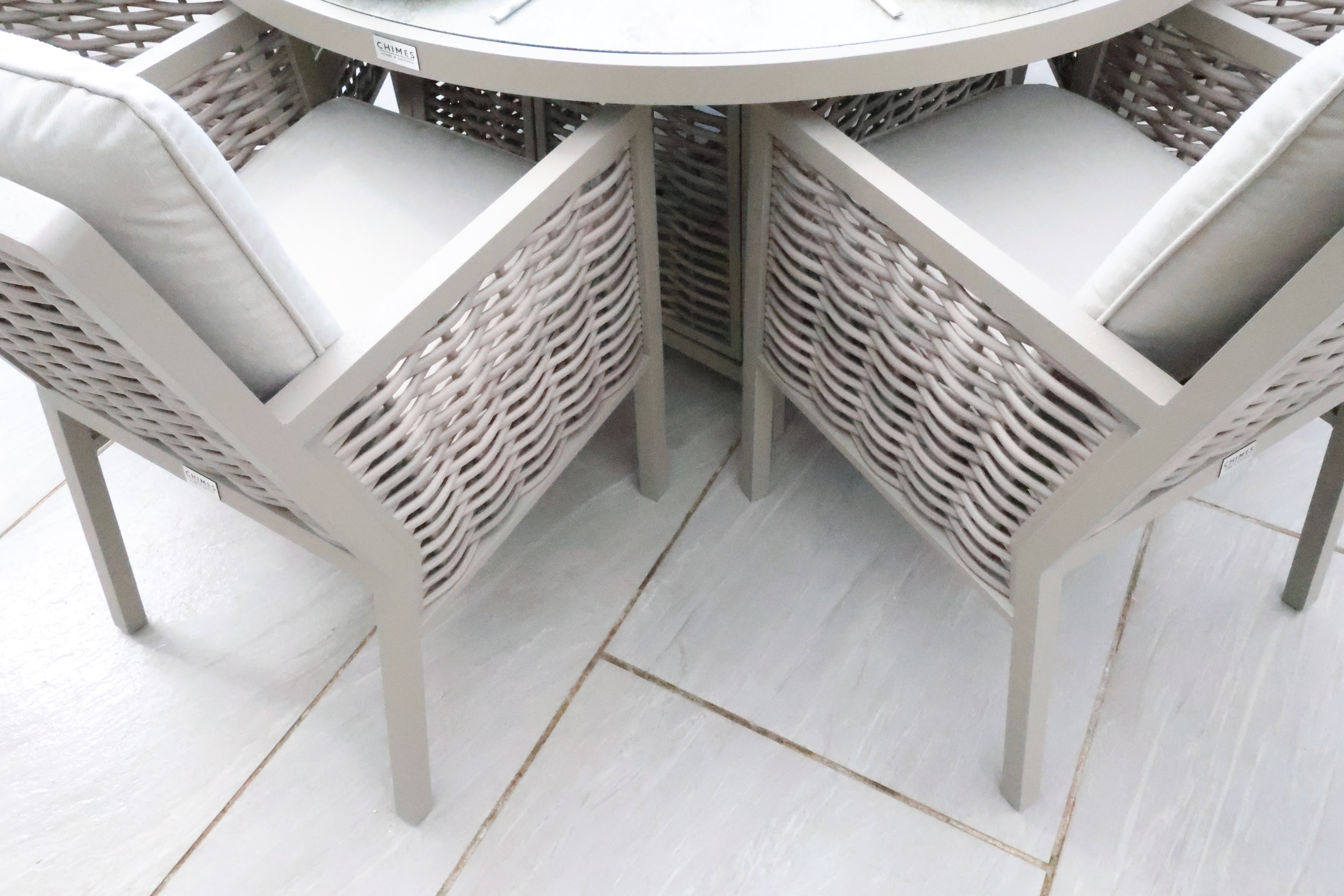 Chimes - Monaco Aluminium 6 Seat Round Dining Set - 1.5 Meter Round Table With Firepit - Rope Weave - Cream