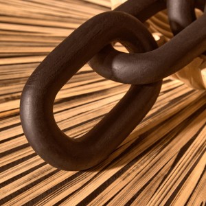 Kyra Black Wood 3 Link Chain Decor