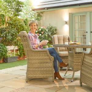 Nova - Oyster 4 Seat Dining Set - 1.2m Round Table